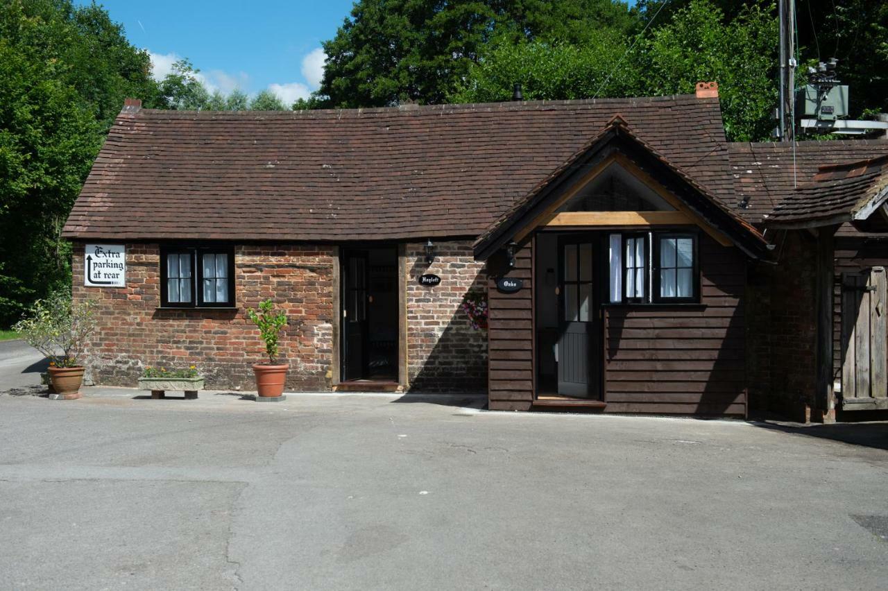 The Withies Inn Godalming Exterior foto